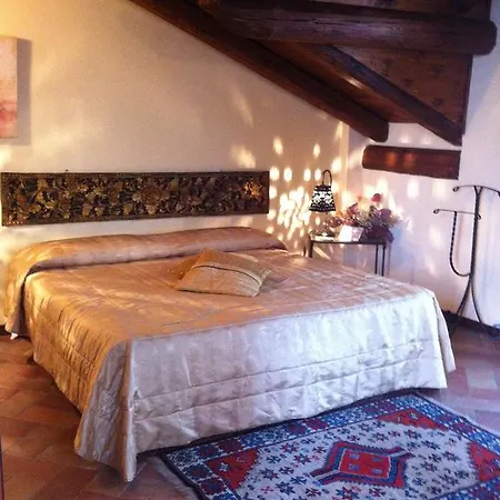 Gira-sole ベッド・アンド・ブレックファスト 4*